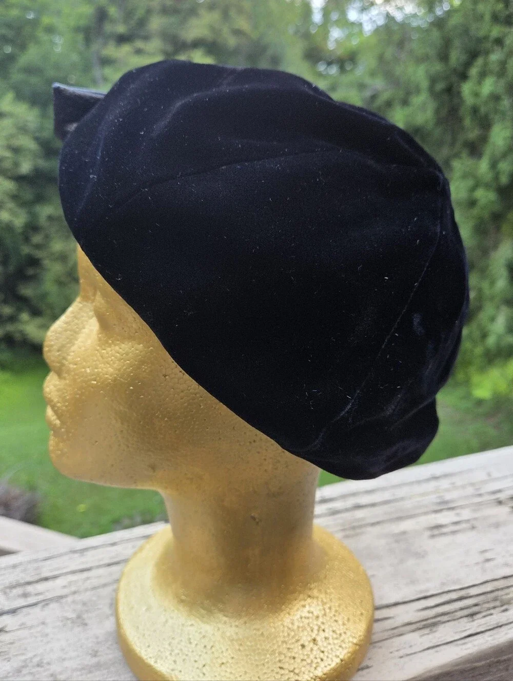 Vintage Velvet Beret with Leather Bow Trim